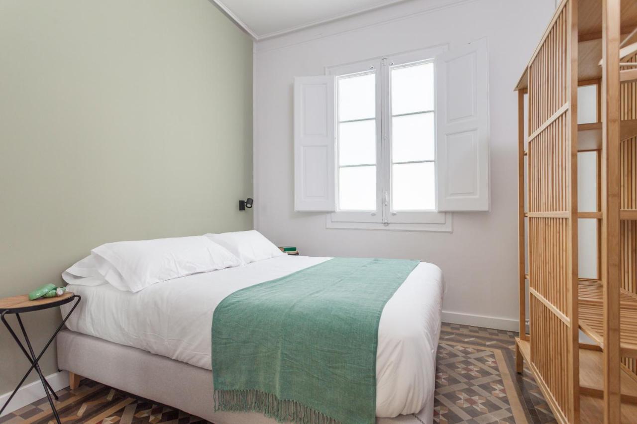6 Dormitorios En Apartamento Modernista En El Corazon De Barcelona Exterior photo